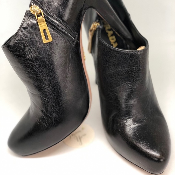PRADA💥SOLD OUT💥Ankle Black Boots Size 40/US 9 - Picture 2 of 8